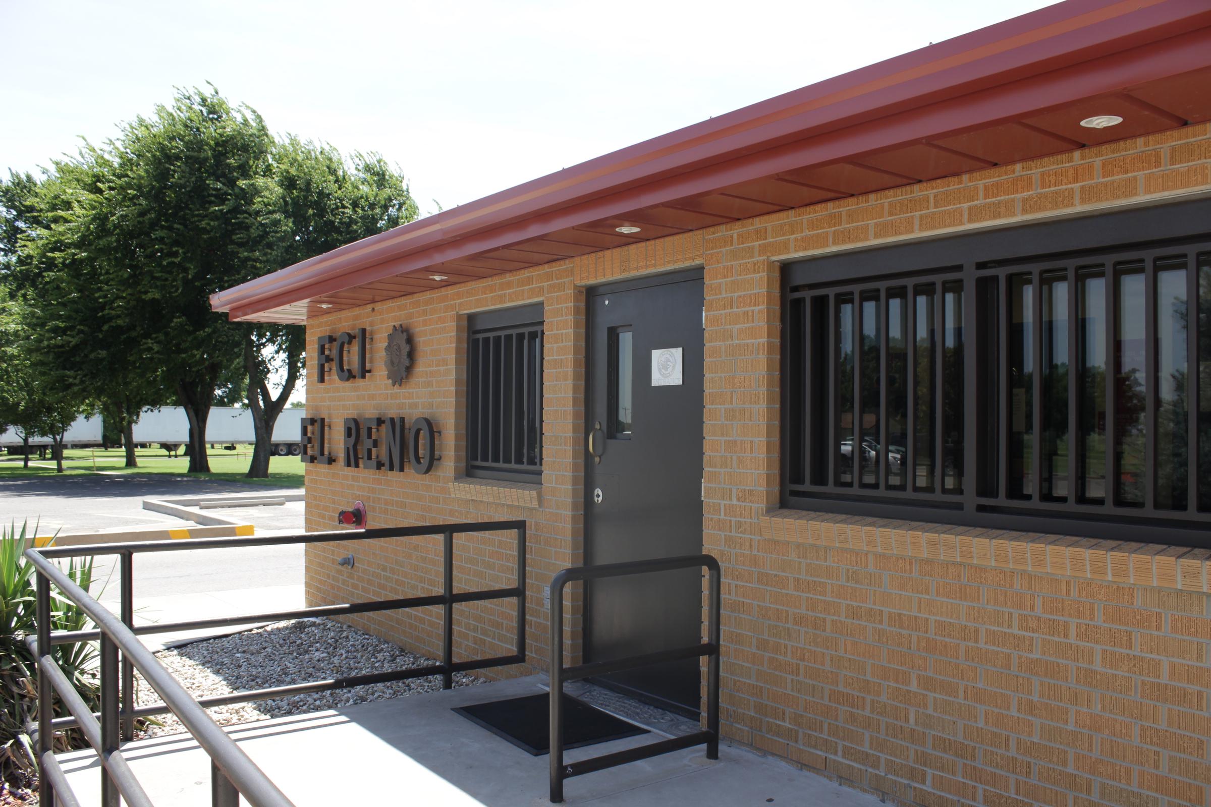 Obama Praises El Reno Prison s Programs Calls For Corrections Reform