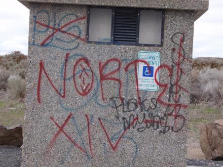 Gangsters are very indifferent in my neighborhood : funny
 Nortenos Graffiti
