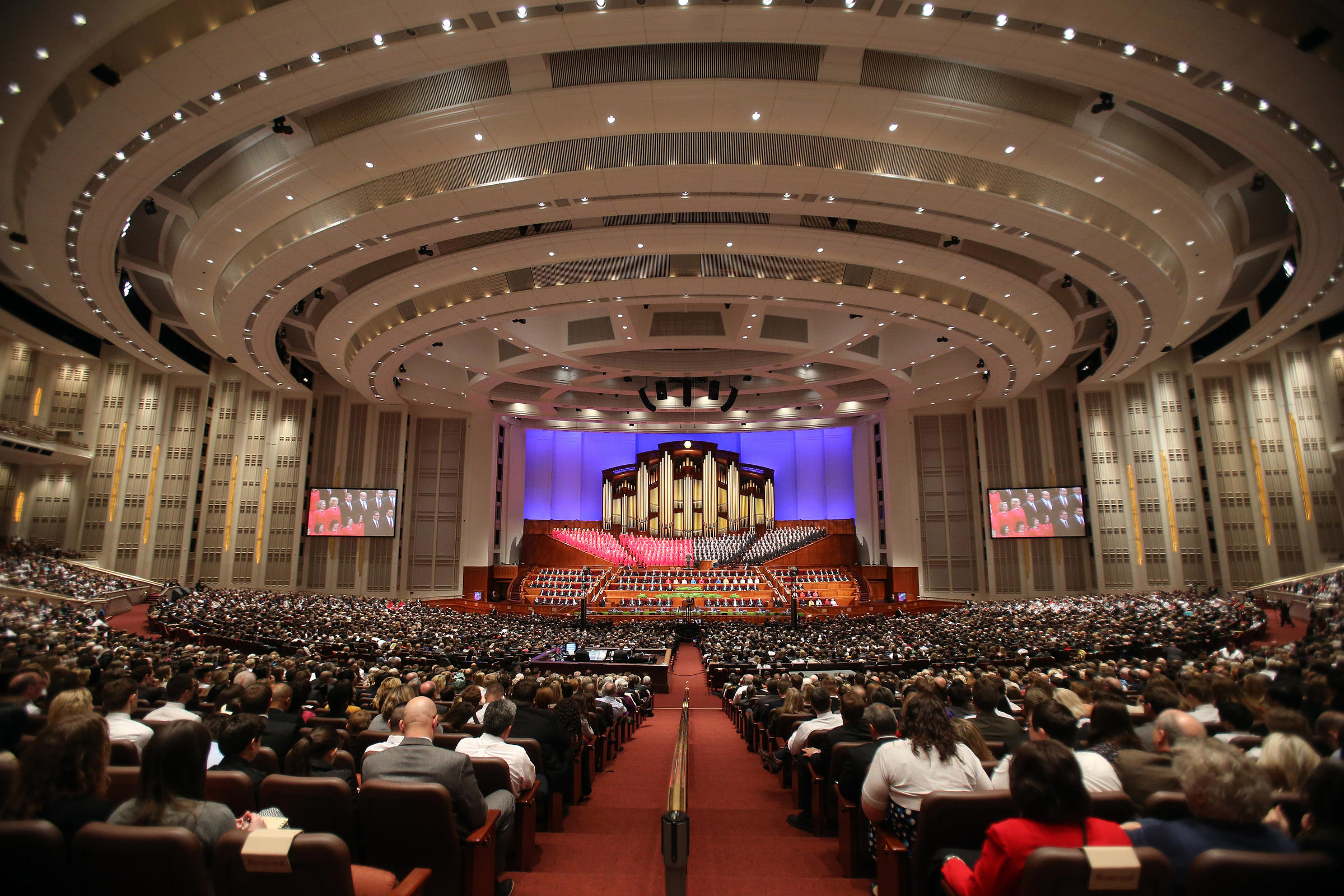 At General Conference, LDS Leaders Warn Against Nationalism, Reiterate Gay Marriage Opposition