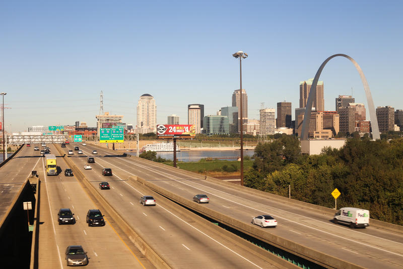 poplar street bridge lane closures create long commutes