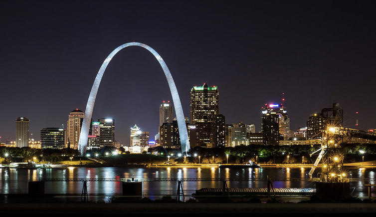 &#39;Lights out&#39; for the Arch to protect migrating birds | St. Louis Public Radio