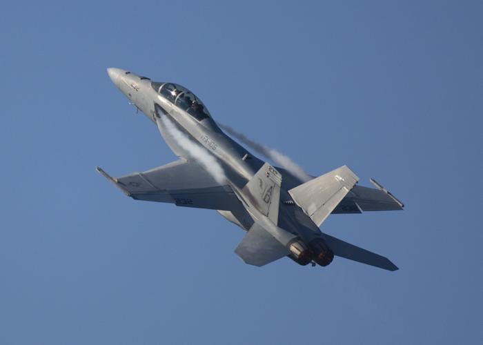 f 18 fighter jet