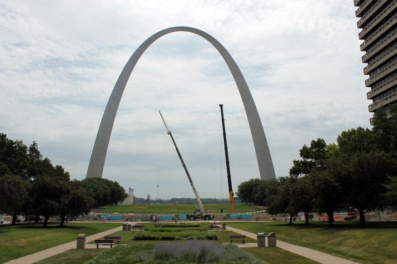 &#39;Park Over The Highway&#39; At Arch Begins To Take Shape | St. Louis Public Radio