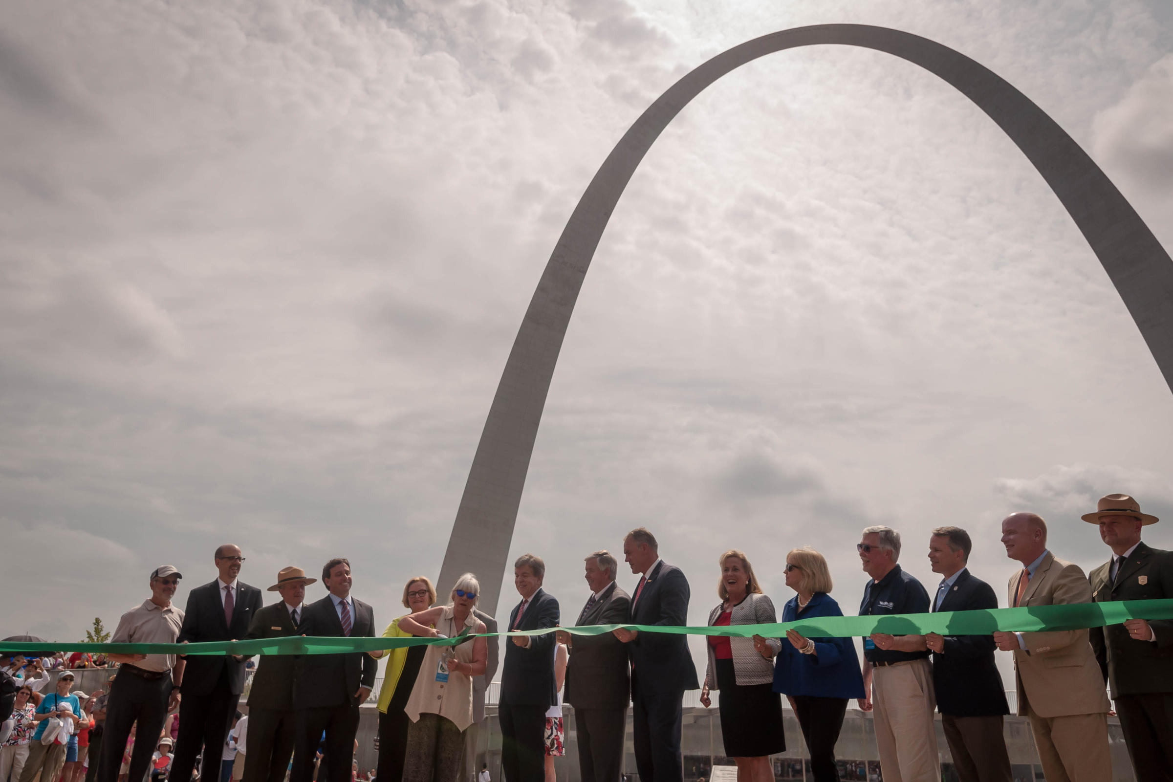 Amid #ArchSoWhite controversy, black officials to hold second ribbon-cutting | St. Louis Public ...