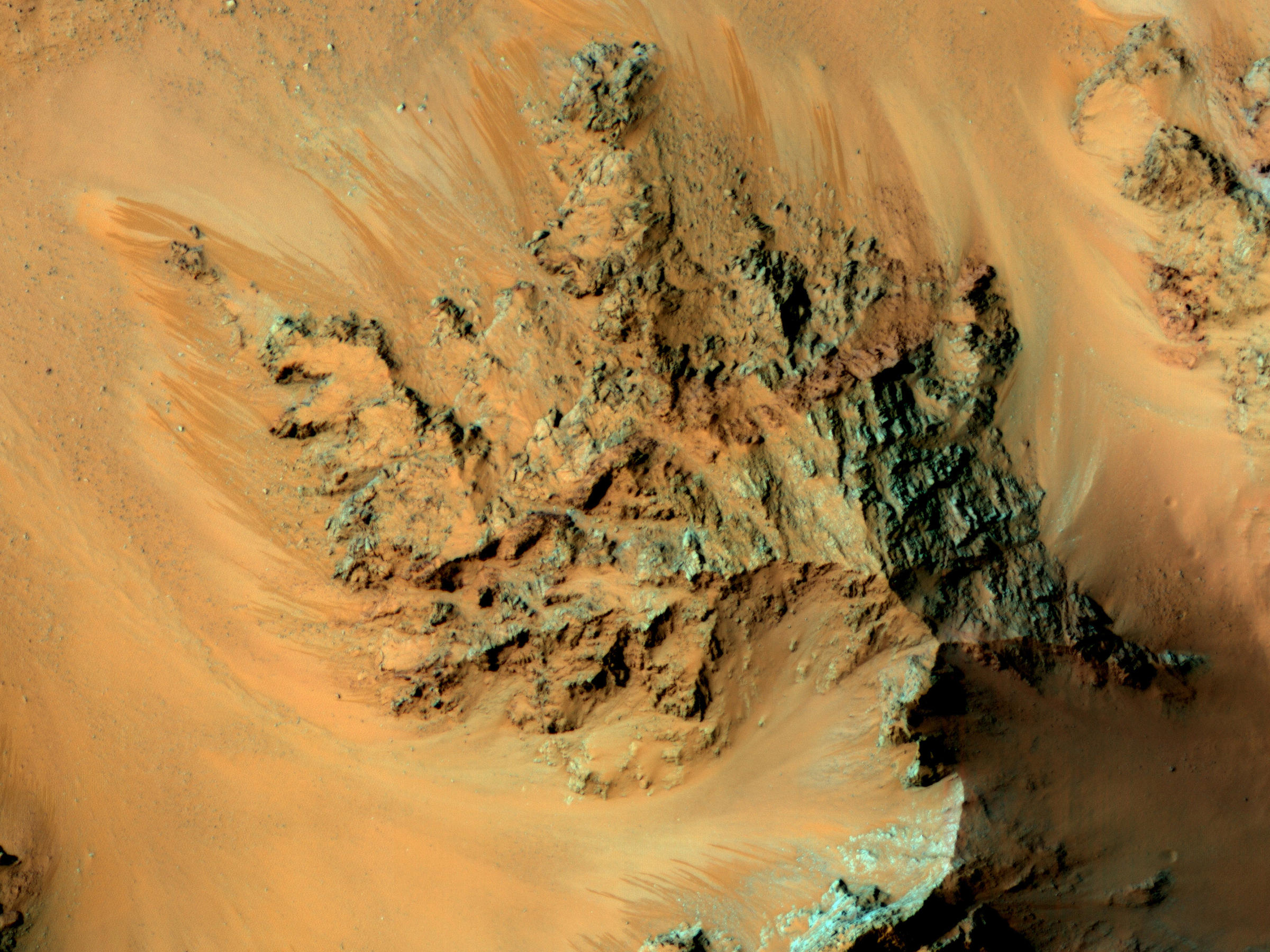 Scientists Confirm Theres Water In The Dark Streaks On Mars Wgbh News
