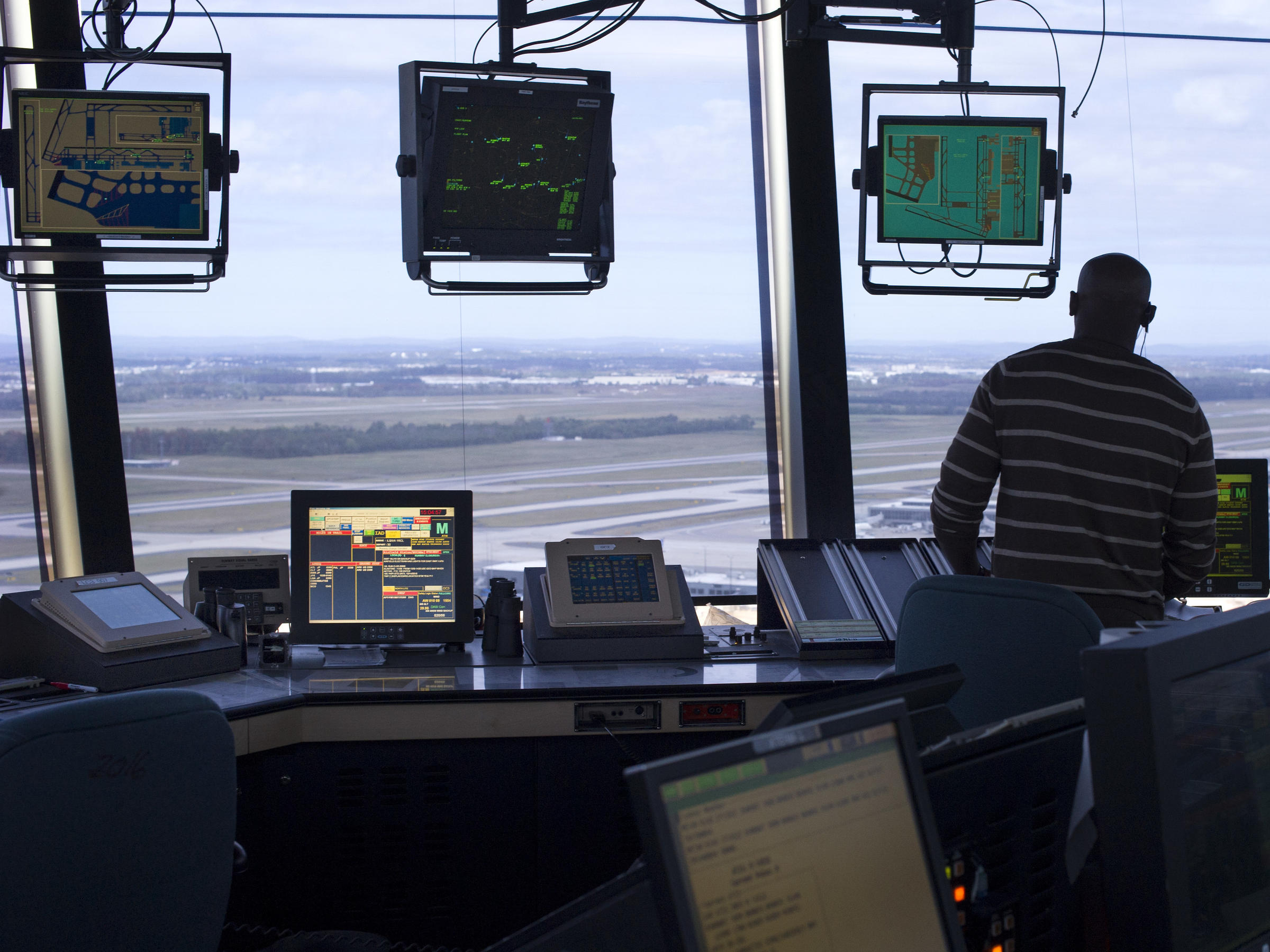 Air Traffic Controllers And Pilots Can Now Communicate Electronically