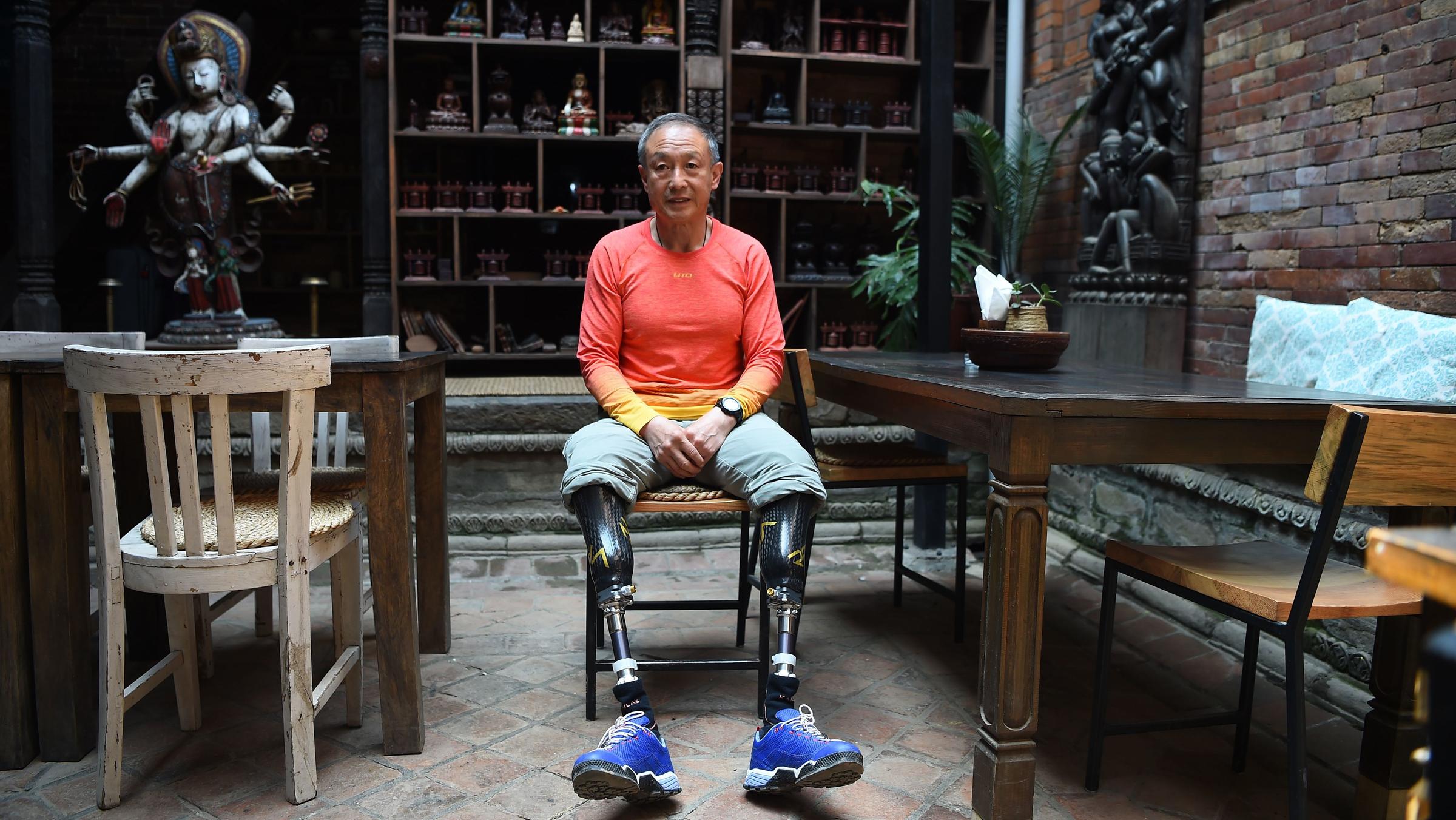 Double Amputee Summits Everest Decades After Losing Feet In Failed 