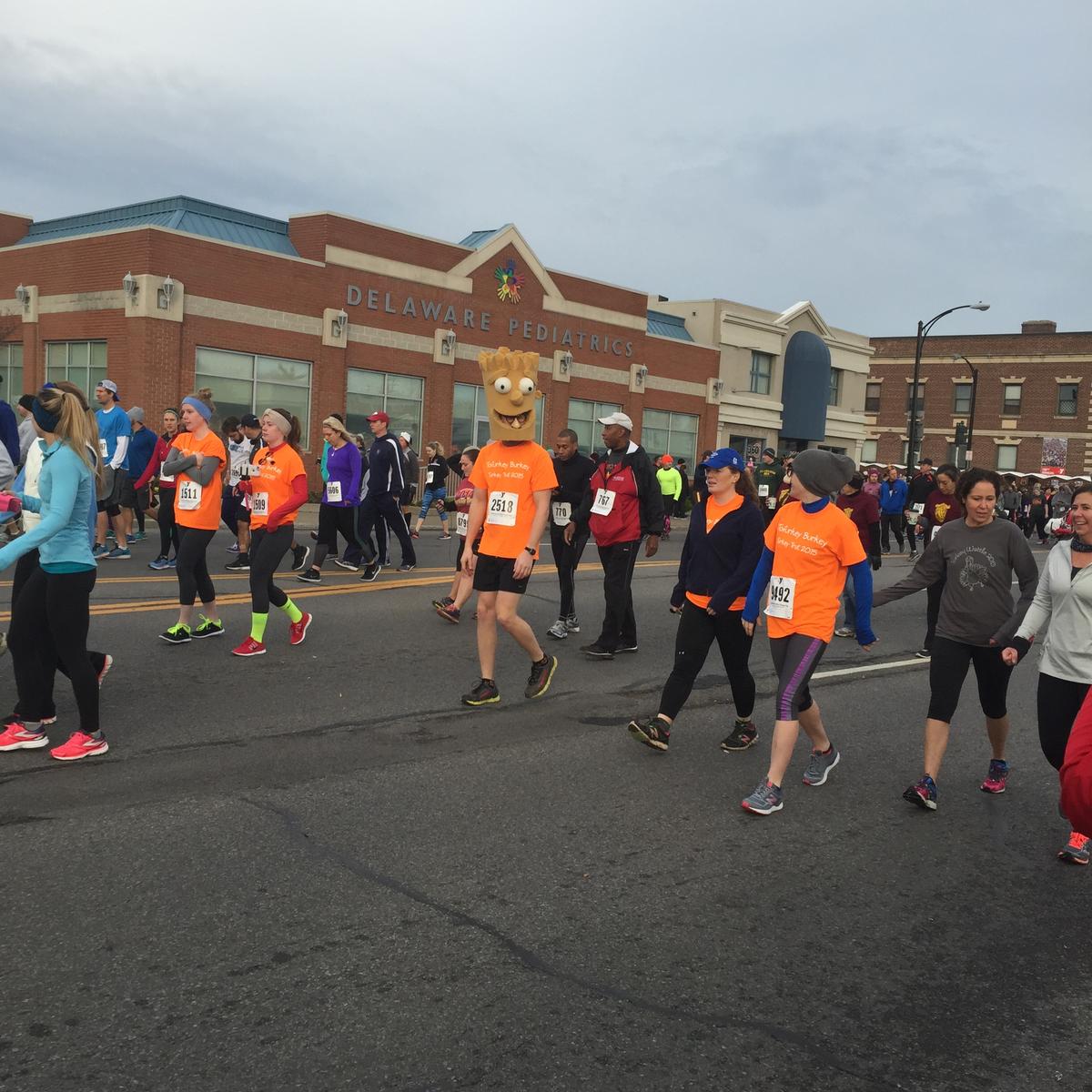 Turkey Trot attracts 14,000 runners, many in unique garb WBFO