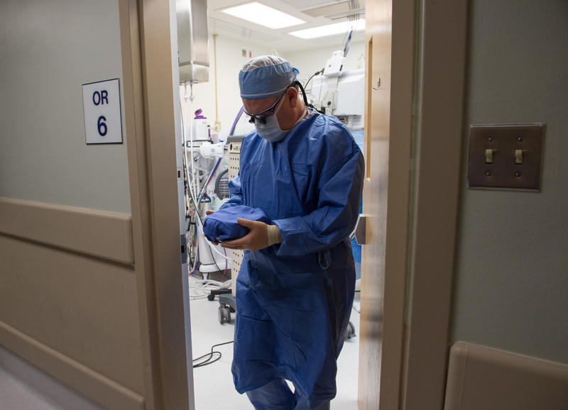 Dr. Matthew Cooper carries a donated kidney at MedStar Georgetown University Hospital in Washington, D.C. on June 28, 2016.
