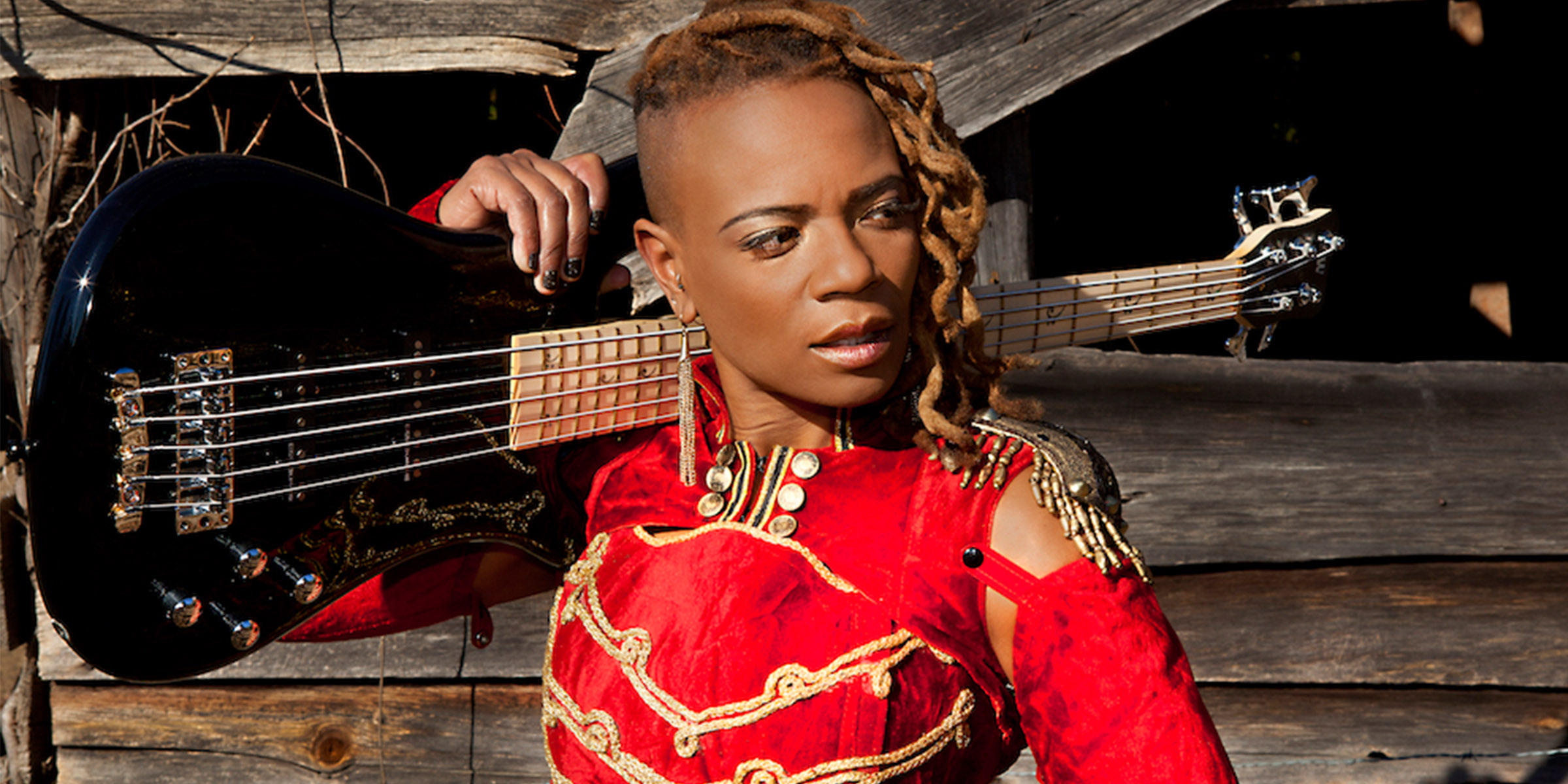 Ex Beyonce Bassist Divinity Roxx Plays Her Own Funky Bass