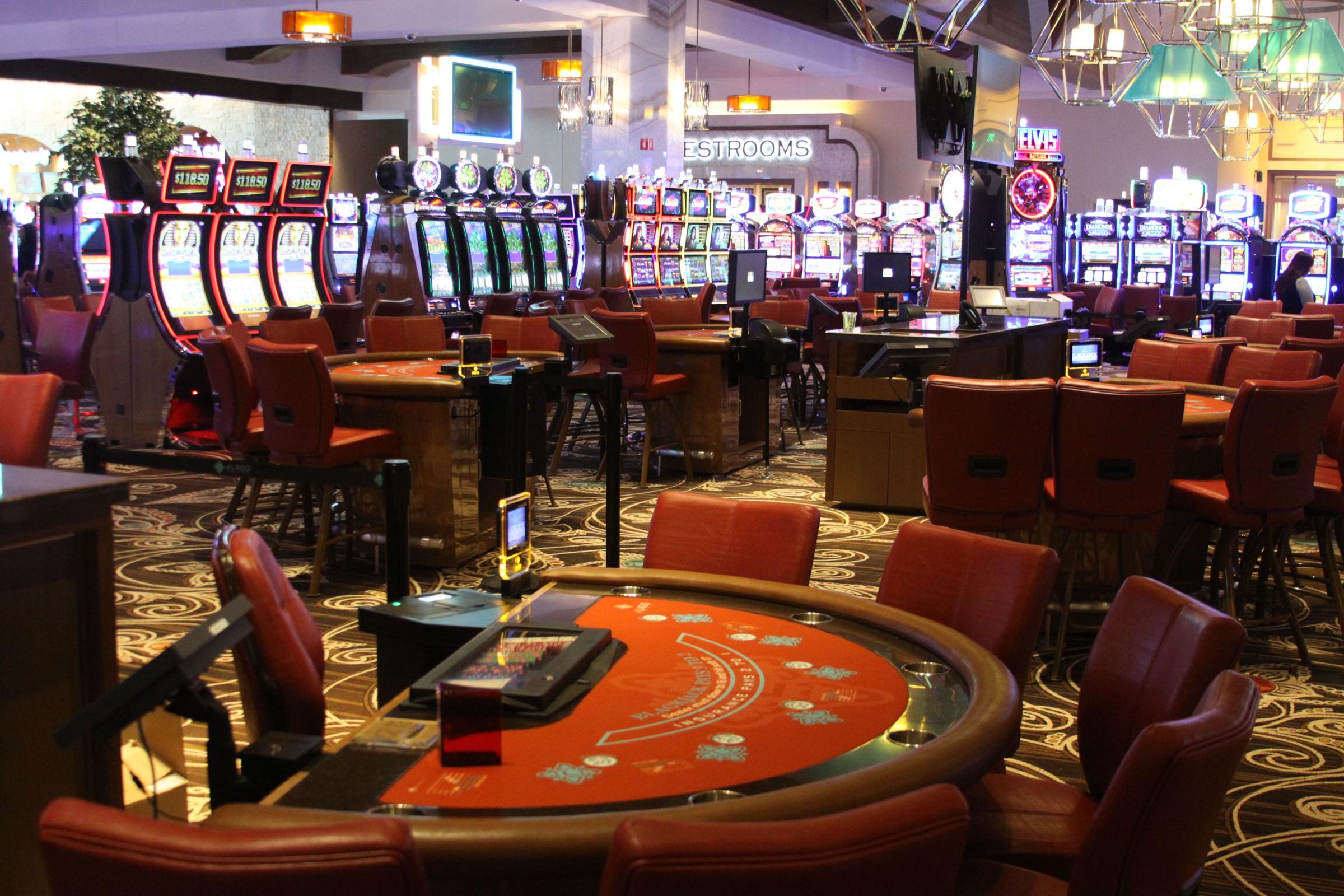 del lago resort casino restaurants