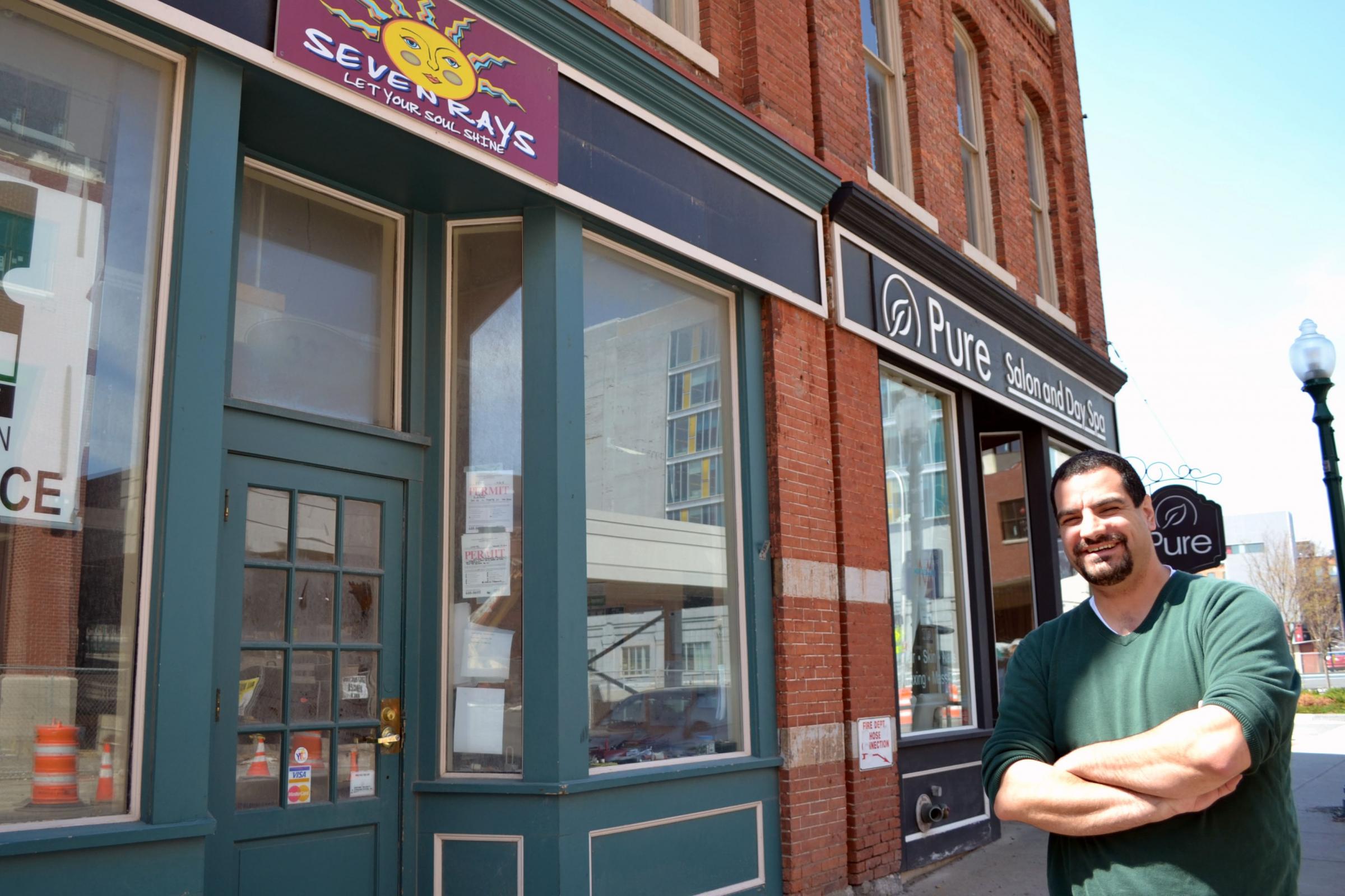 A Plan For Syracuse Homecoming By Opening New Business Frank D Agostino Wants To Move Back Syracuse And Open A Computer Service Business In This Empty