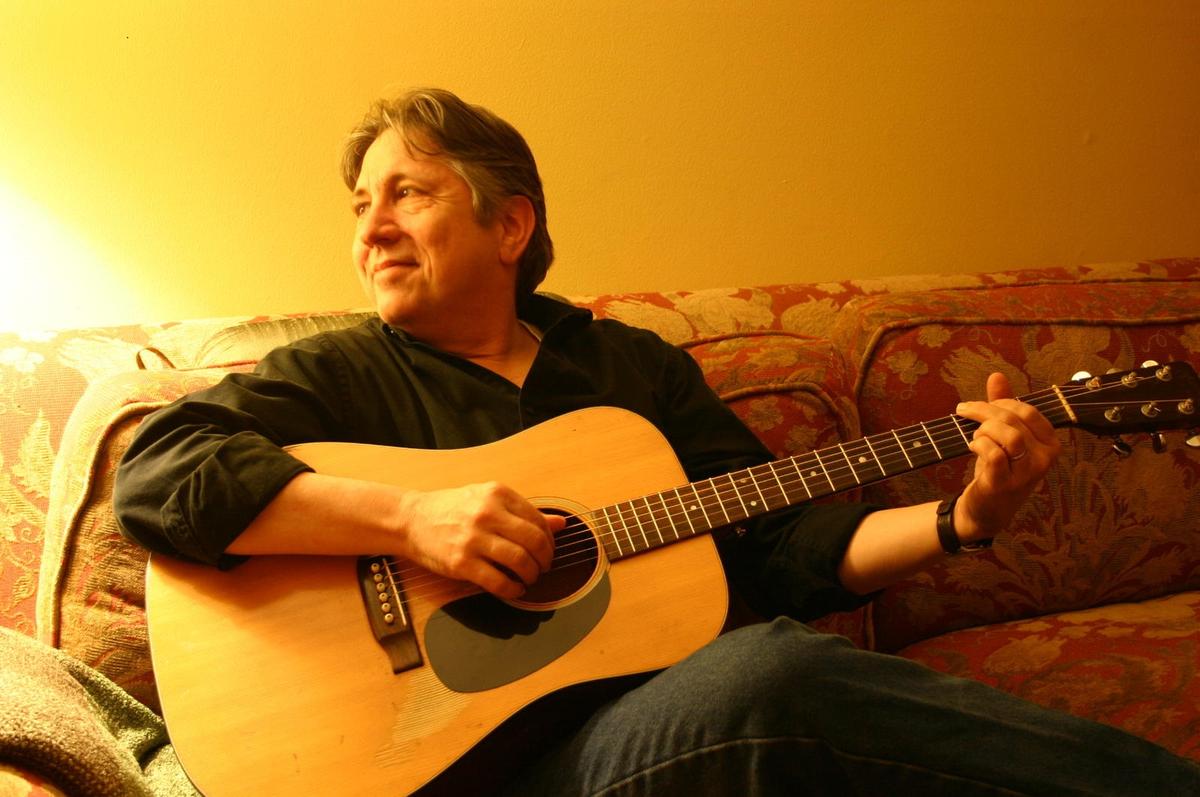 Paul Griffiths sings live on A Patchwork Quilt KALW