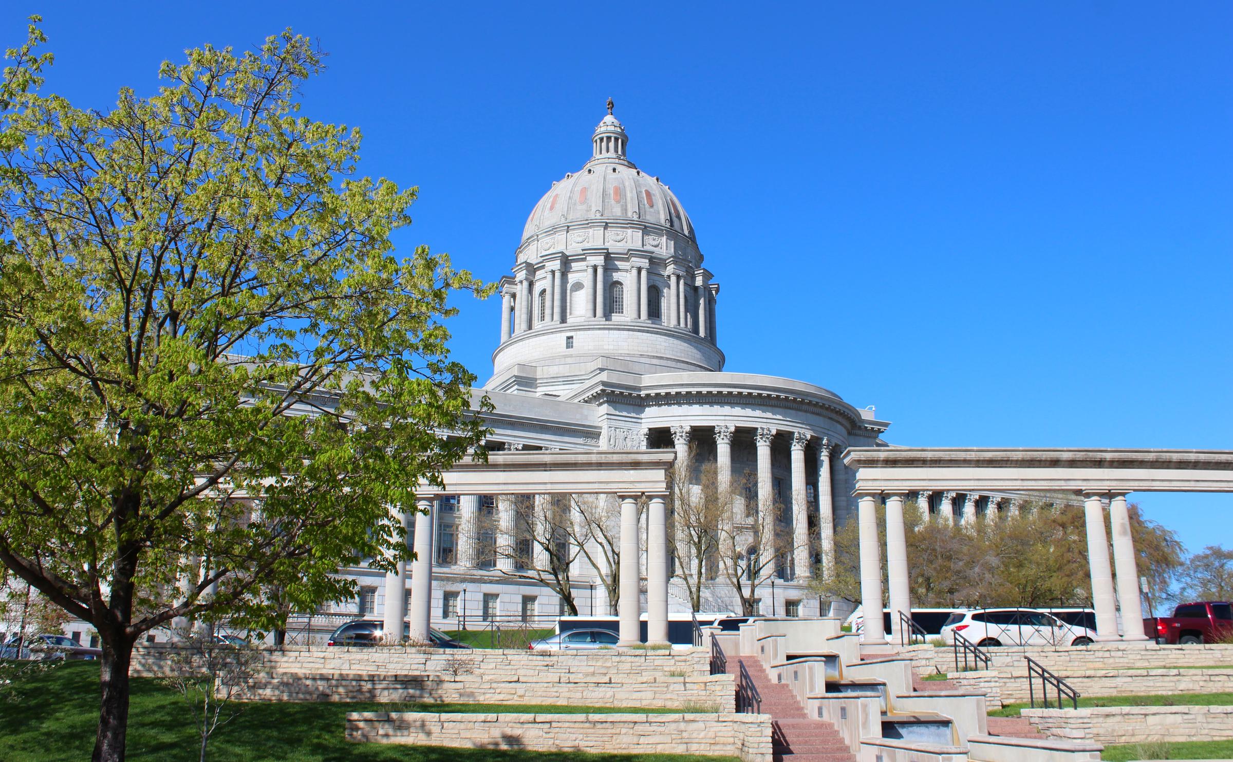 missouri-senate-backs-limits-to-medical-costs-in-court-cases-kbia