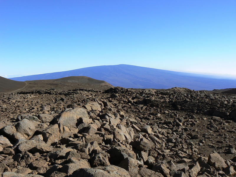 Mauna Loa Alert Still in Effect | Hawaii Public Radio