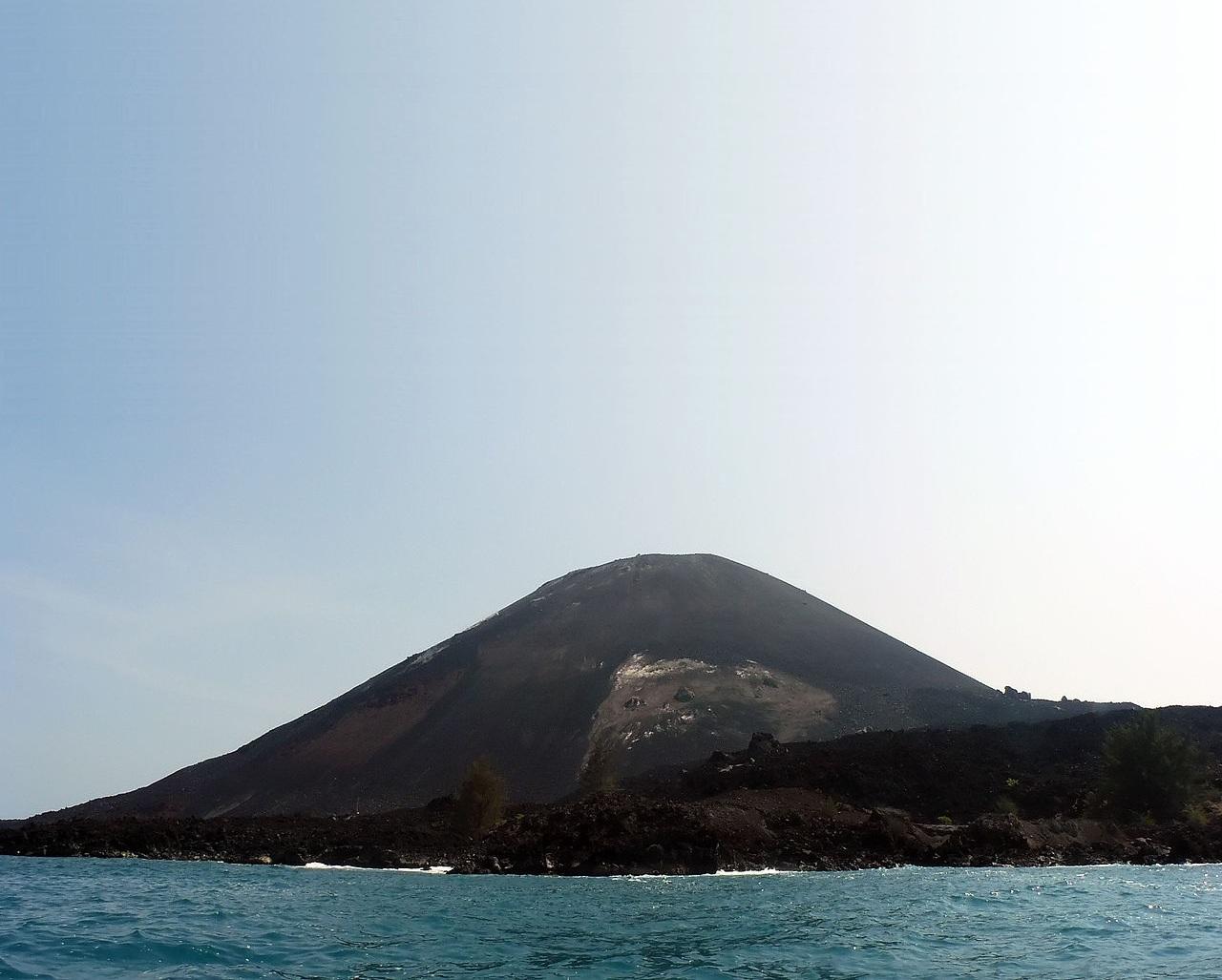 Pacific News Minute: A Look Back at the 1883 Anak Krakatau Eruption ...