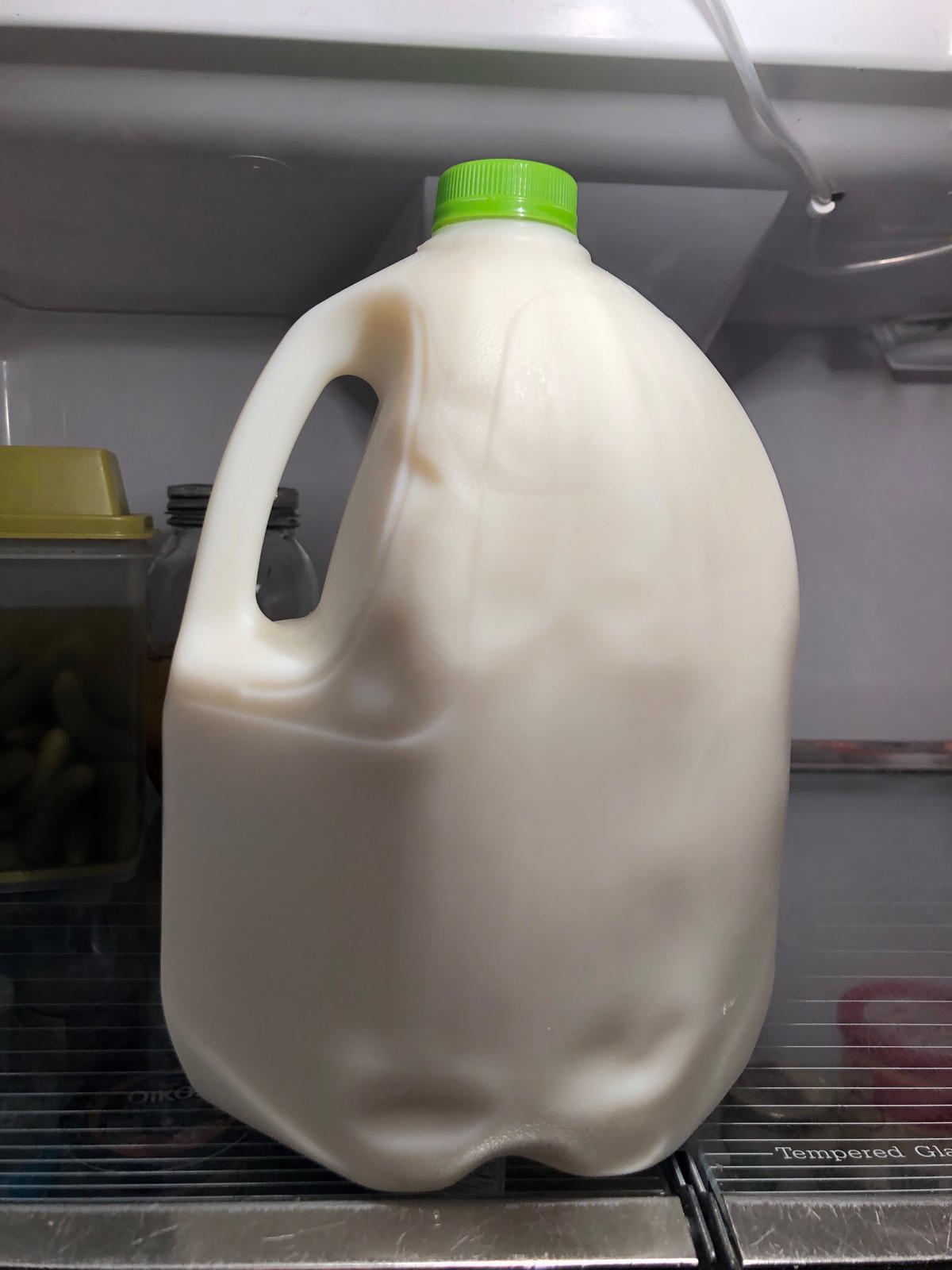 how-much-does-a-gallon-of-milk-weigh-updated-2024