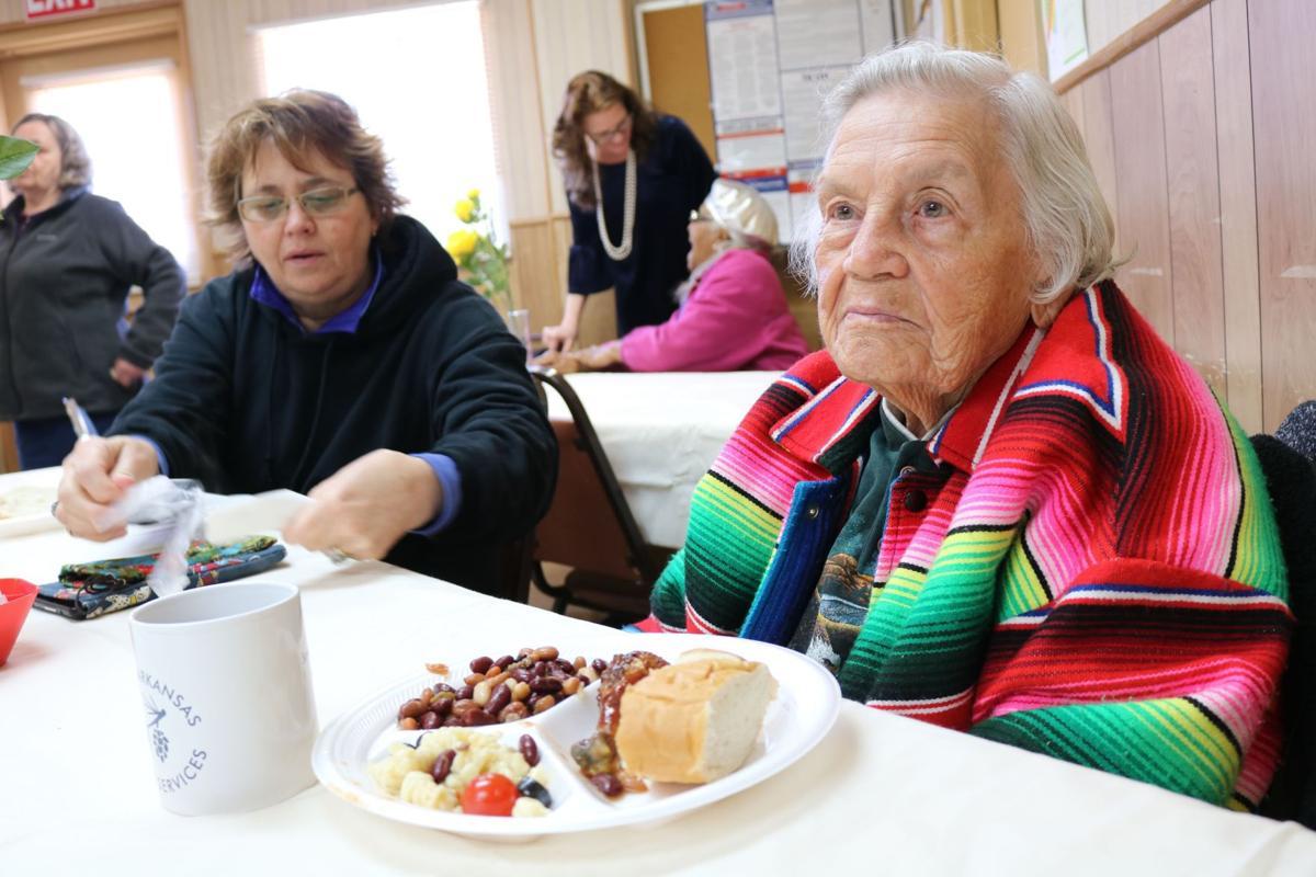 community-comes-together-to-feed-seniors-during-tough-times-ksfr