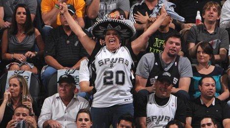 san-antonio-spurs-fans.jpg