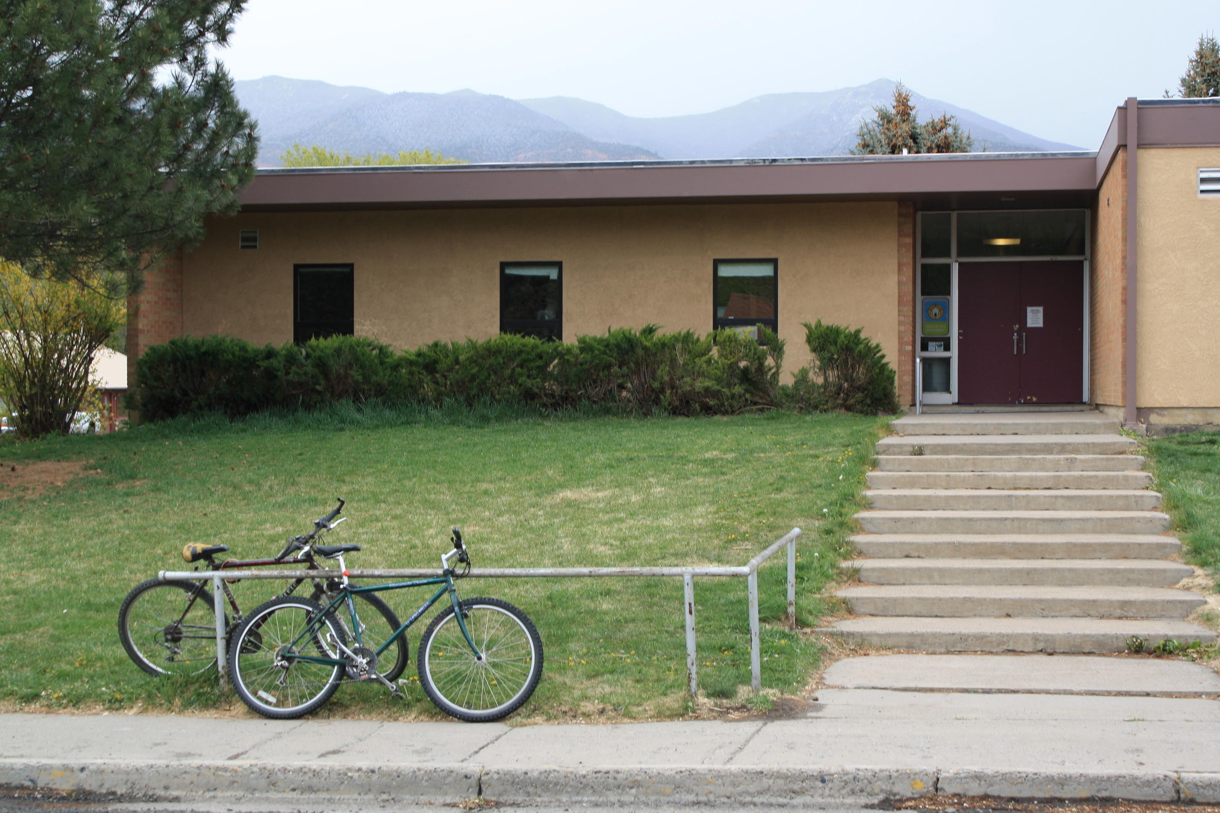 Paonia Alternative School Officially Stops Classes KVNF Public Radio