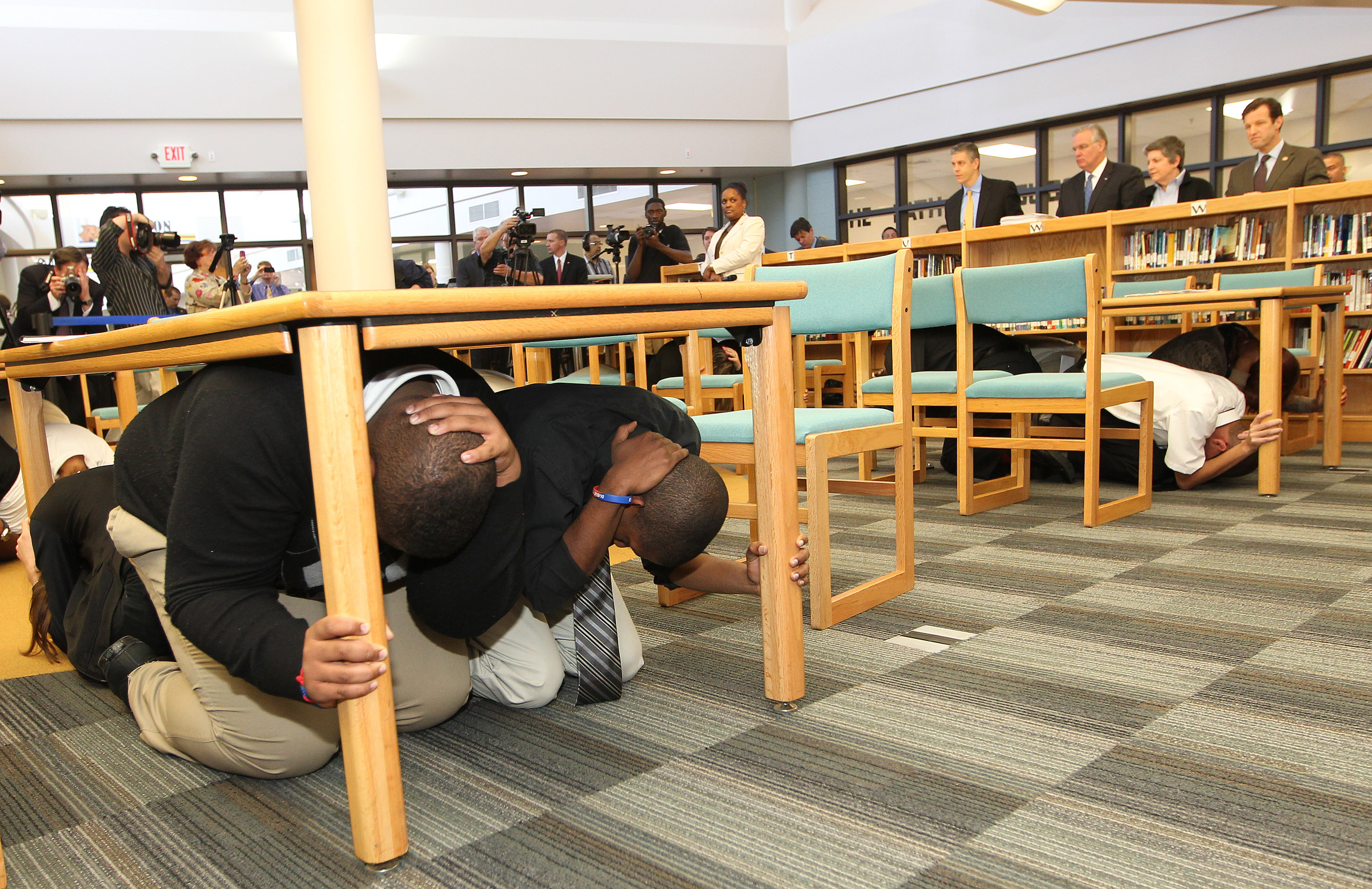 Brookfield Students Practice Earthquake Drills In The - vrogue.co