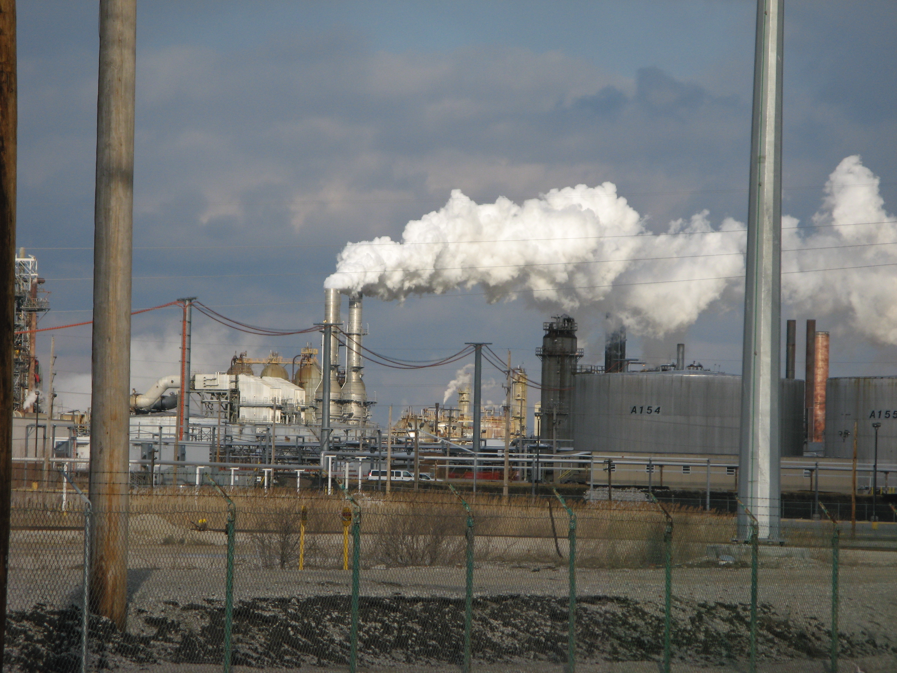 Village of Roxana, Ill. files suit over contamination from oil refinery ...