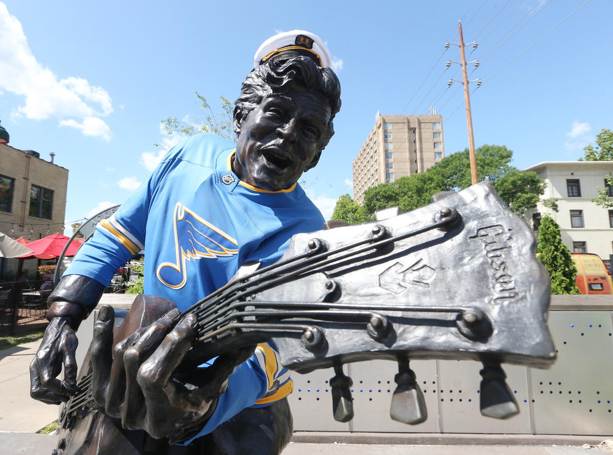 the stanley cup runneth over with memories for blues fans