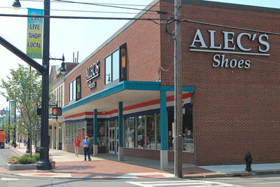 alec's shoe store