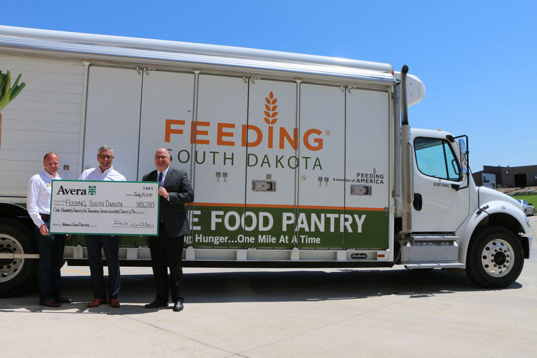 Avera Awards Grant to Feeding South Dakota Mobile Food Pantry Program