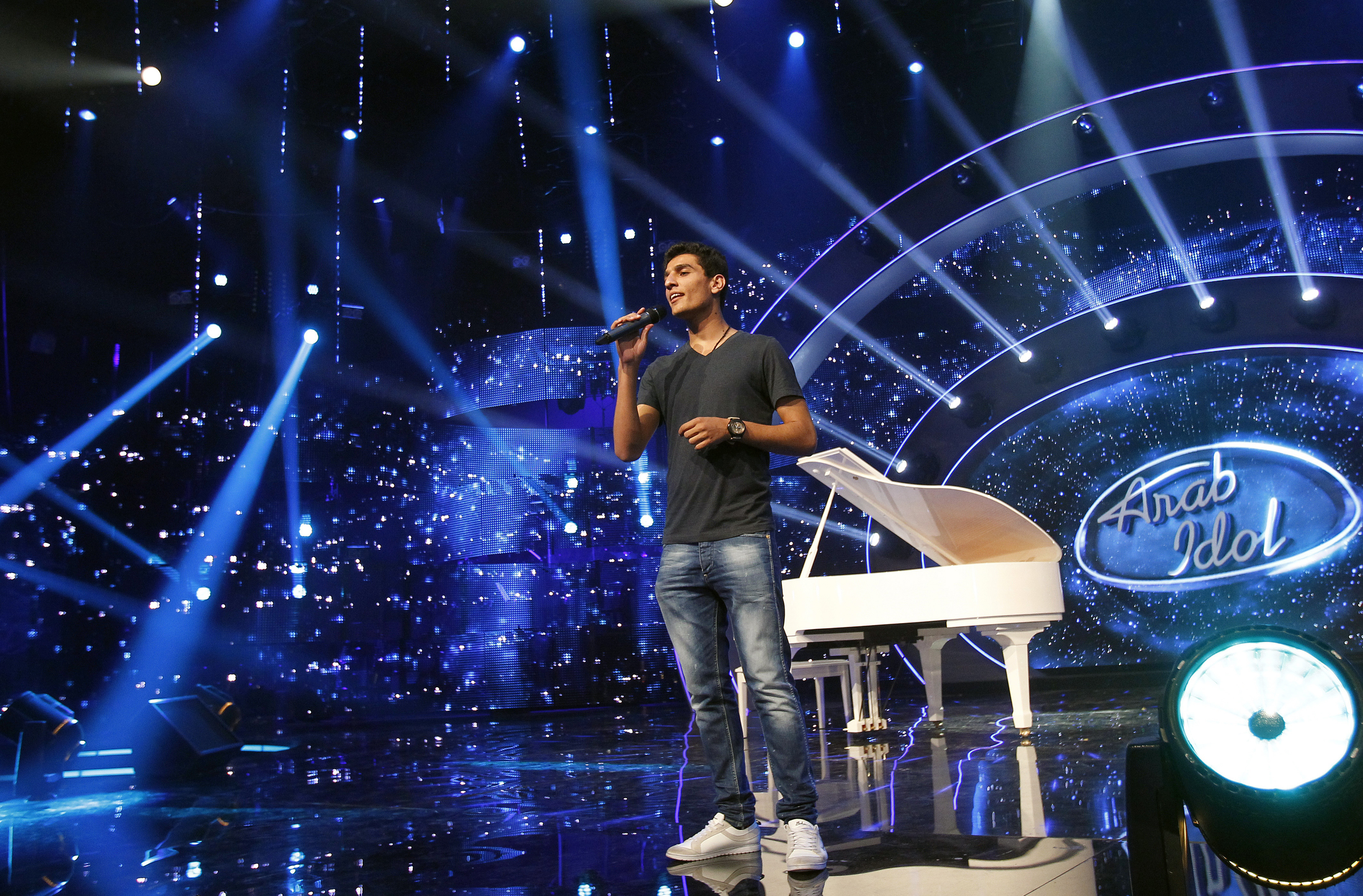 Gaza Singer Mohammed Assaf Wins Arab Idol Contest Bbc News