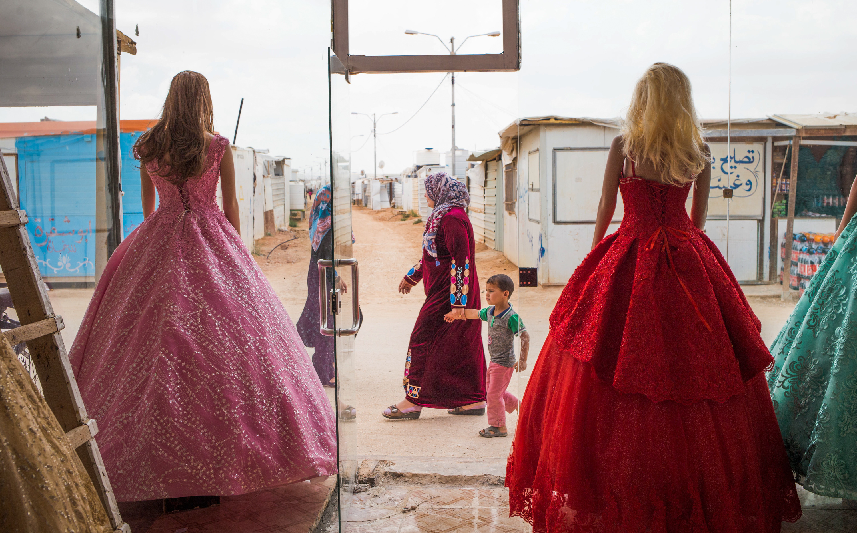 Refugees Say Yes To The Rental Wedding Dress Prairie Public