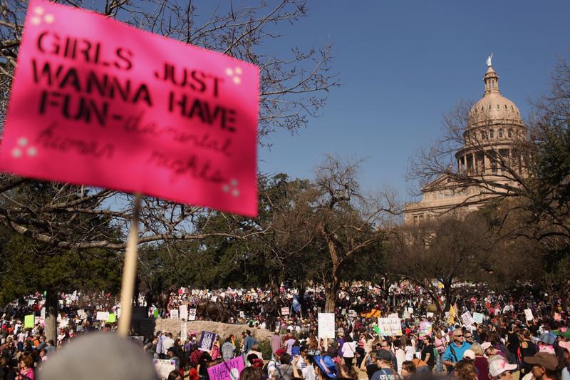 Tens Of Thousands Take Part In Women S March In Austin Kuow News And Information