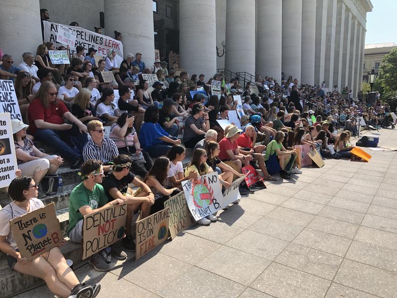 Ohio Students Skip Class To Call For Action Against Climate Change - WOSU