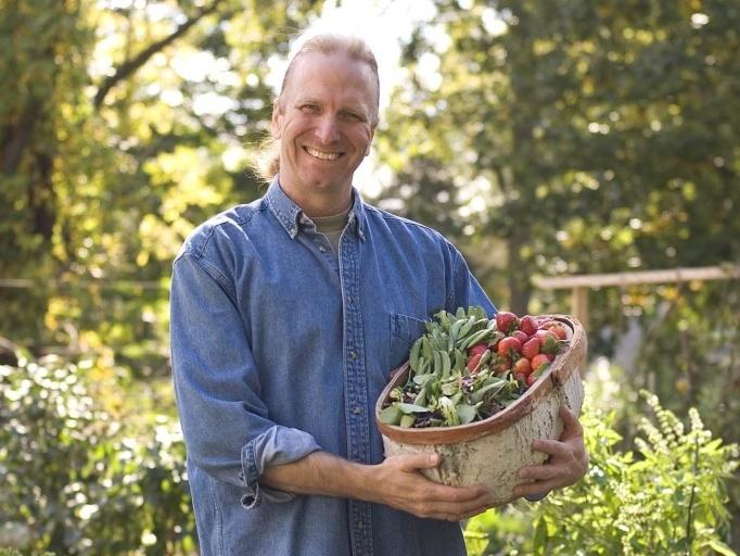Fresh Food Advocate Links Farmers, Doctors, Low-Income Families | HPPR