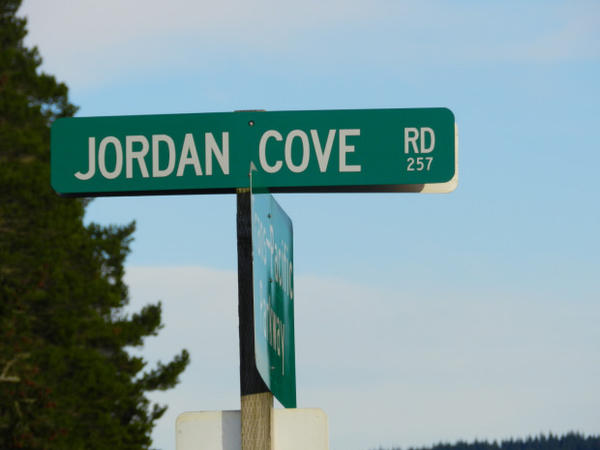 <p>Some Southern Oregon residents are fighting the Jordan Cove liquefied natural gas export terminal&nbsp; proposed in Coos Bay.</p>