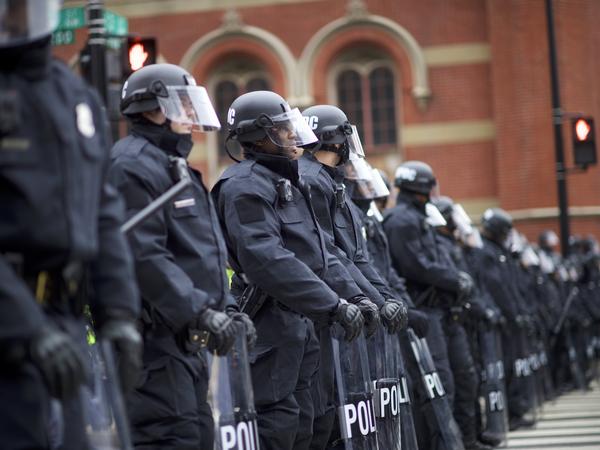 Can the presence of more black police officers reduce police violence?