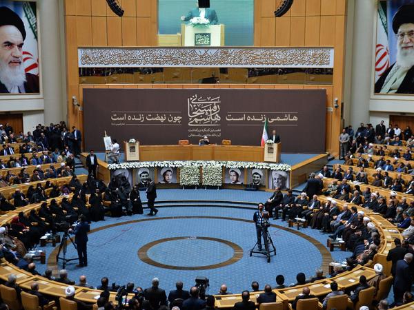 Iranian Vice President Ishak Cihangiri delivers a speech during the commemoration ceremony of former Iranian President Ayatollah Hashemi Rafsanjani in Tehran on Jan. 8.