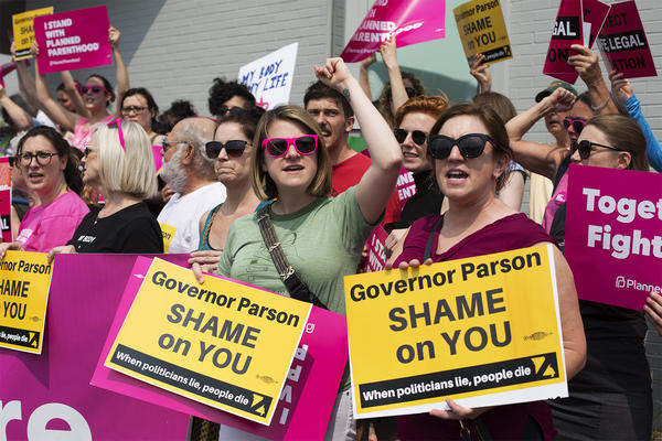 St. Louis Planned Parenthood Bucks Abortion Rules As License Renewal Looms | KBIA