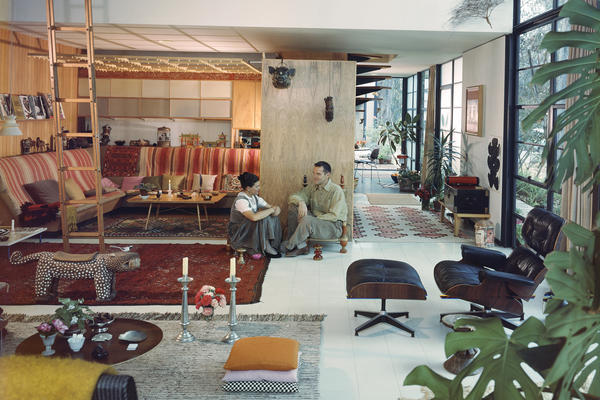 Ray and Charles sit in their living room in 1958. An intimate alcove was tucked into the larger, high-ceilinged room.