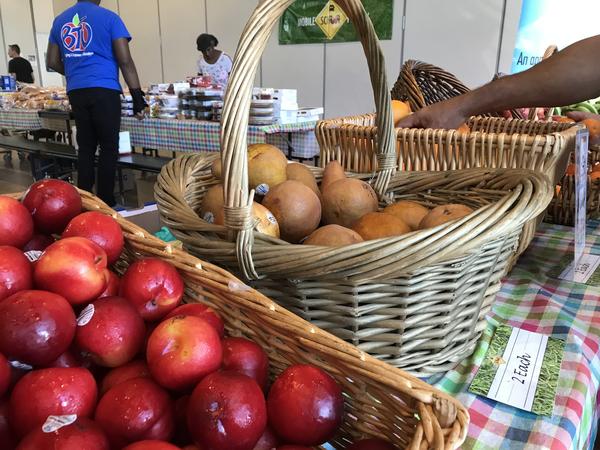 A Mobile Pantry Brings Fresh Produce To Broward Schools Now It S