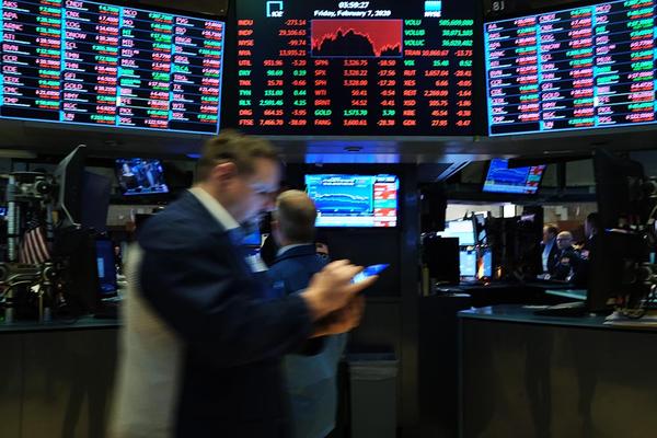Traders work on the floor of the New York Stock Exchange (NYSE) on February 07, 2020 in New York City. As concern continues over the global economic impact from the Coronavirus, stocks fells over 200 points.  (Spencer Platt/Getty Images)