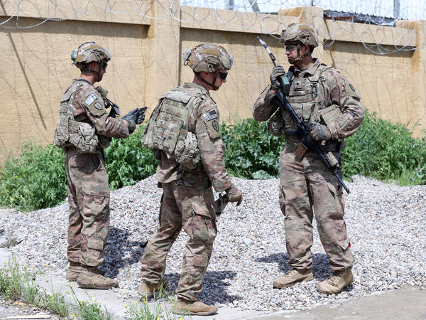 U.S. Says It Will Cut Number Of Troops In Iraq By Nearly Half This ...