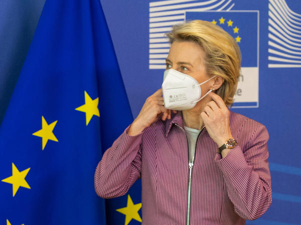 Ursula von der Leyen, president of the European Commission, wears a protective mask during a meeting in Brussels last week.