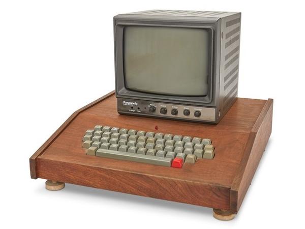 An Apple-1 computer and a 1986 Panasonic video monitor sold for $400,000 on Tuesday.