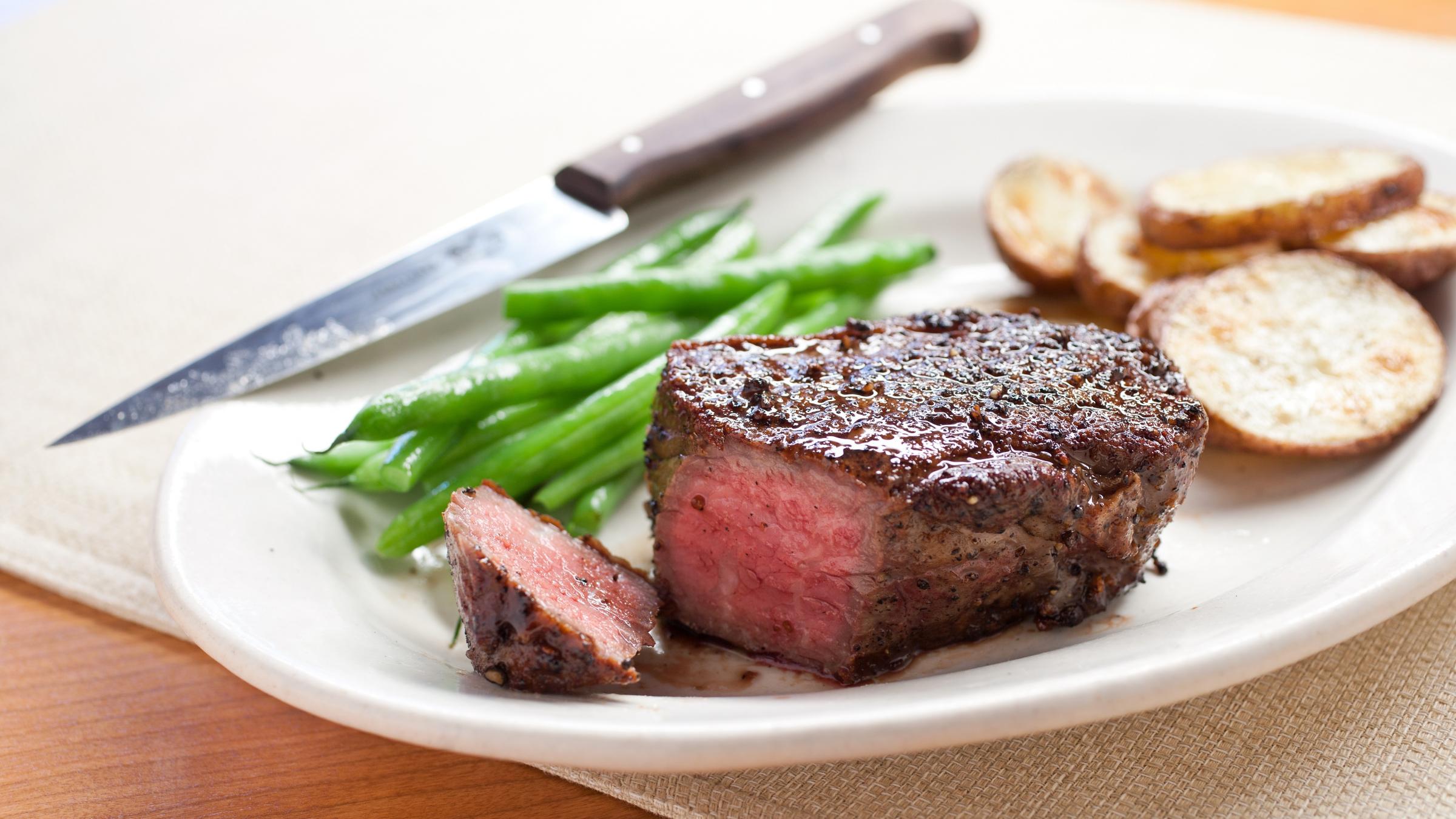 : how to buy the safest meat and make the juiciest steaks