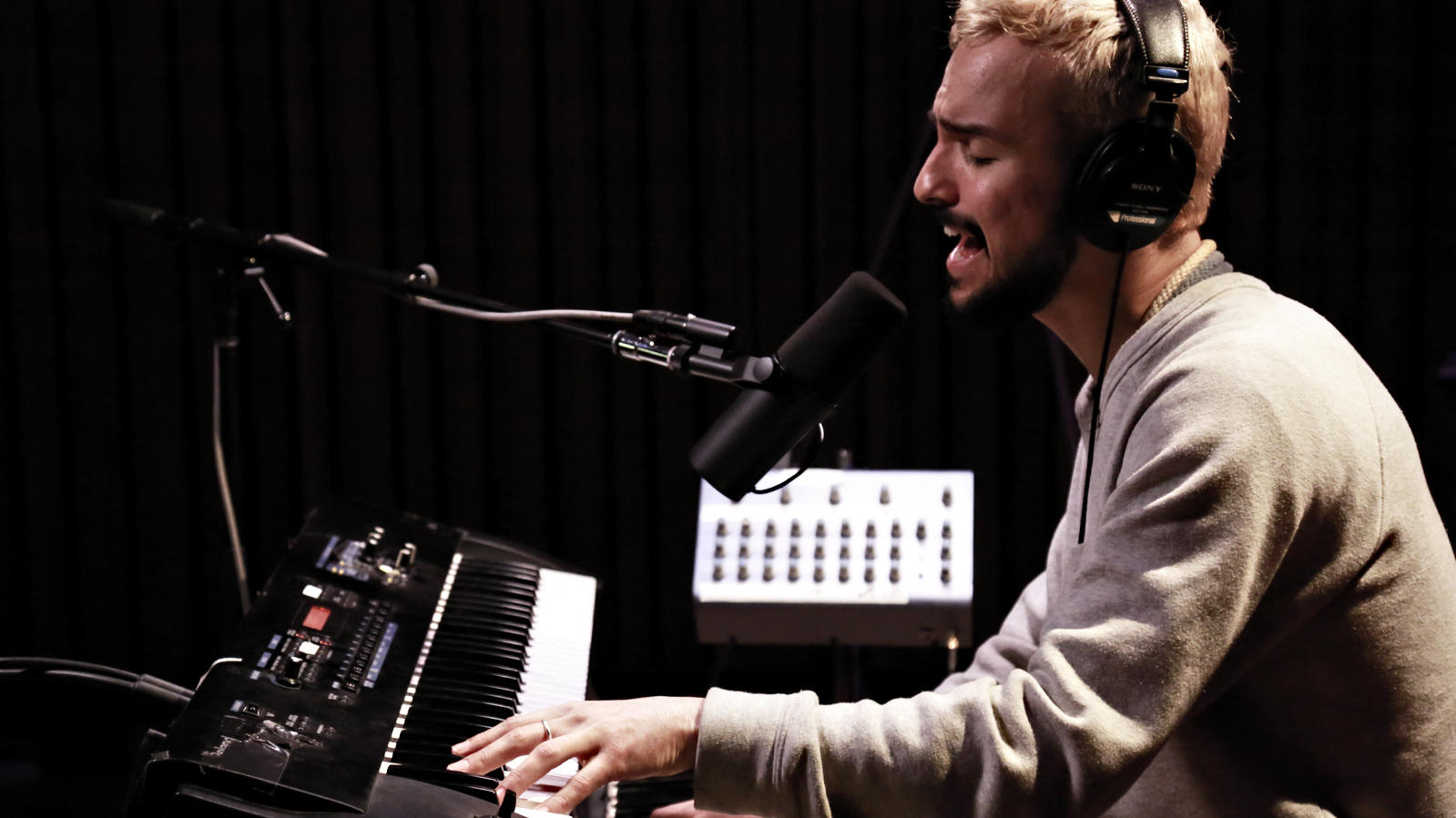 Gabriel Garzón-Montano, 'Crawl' (Live) | KUAC