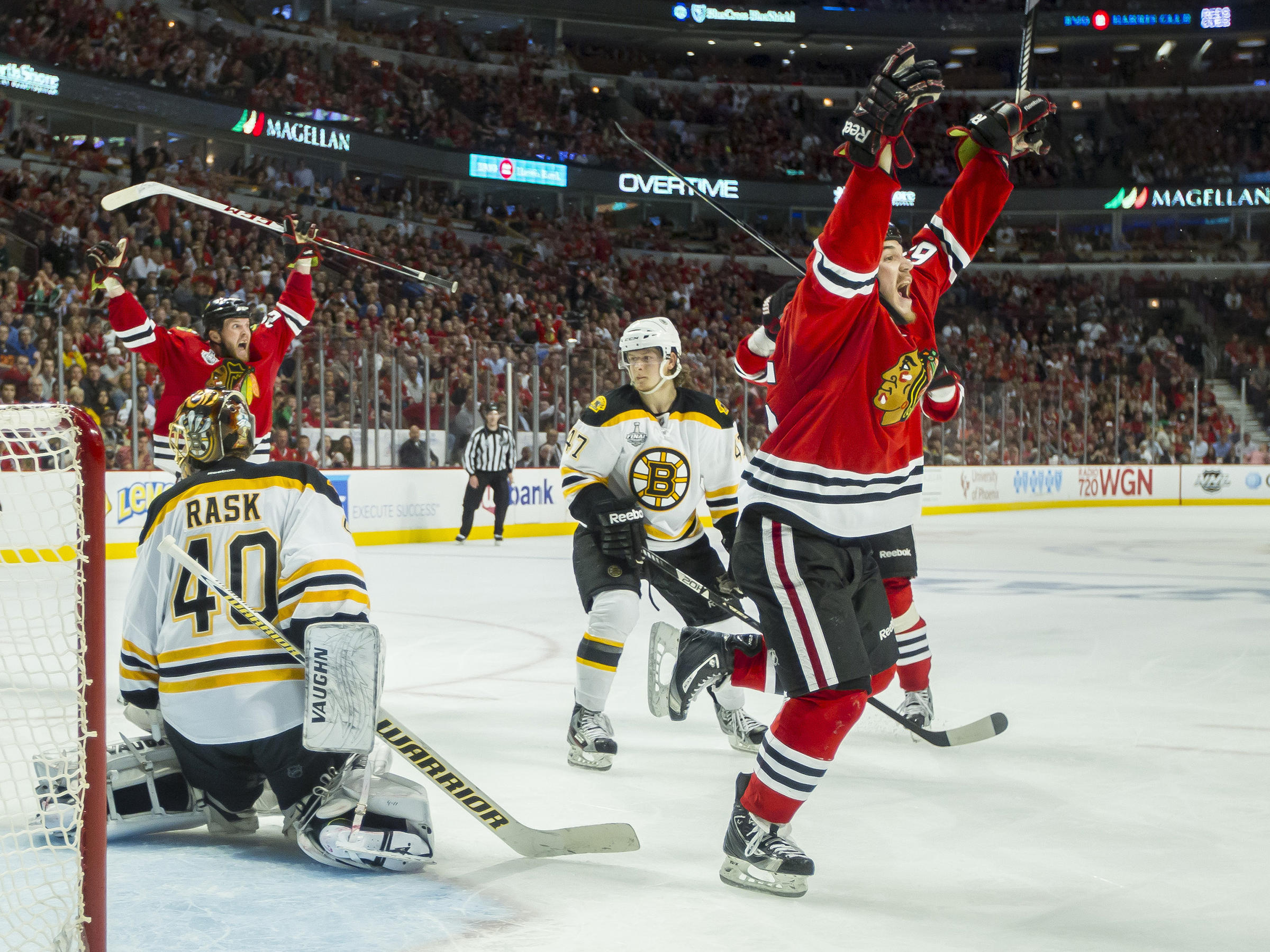 Thriller On The Ice: Blackhawks Beat Bruins In Triple OT | KUNC