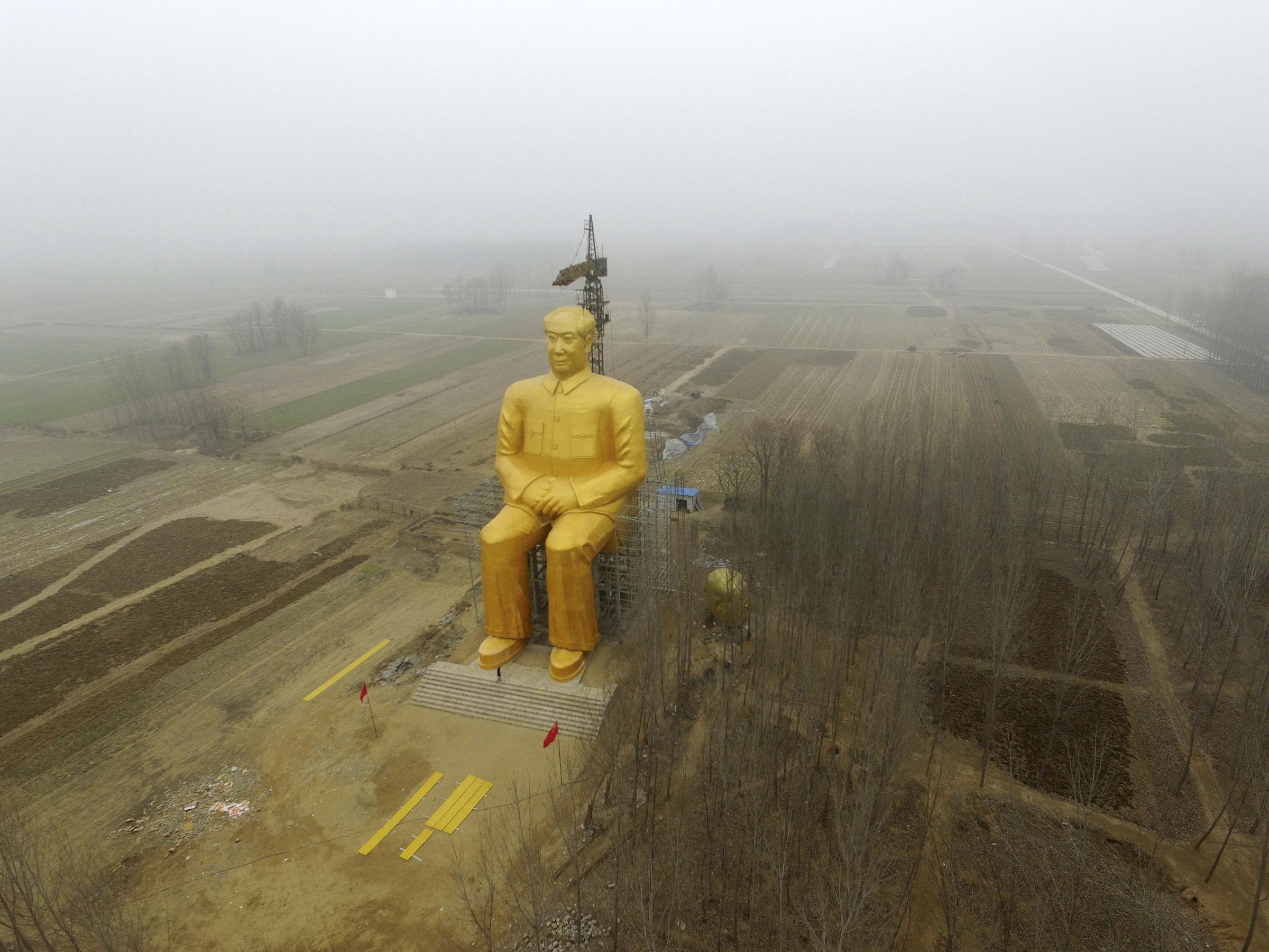 In Remote Field In China There S Now A Giant Golden Statue Of Mao New Hampshire Public Radio