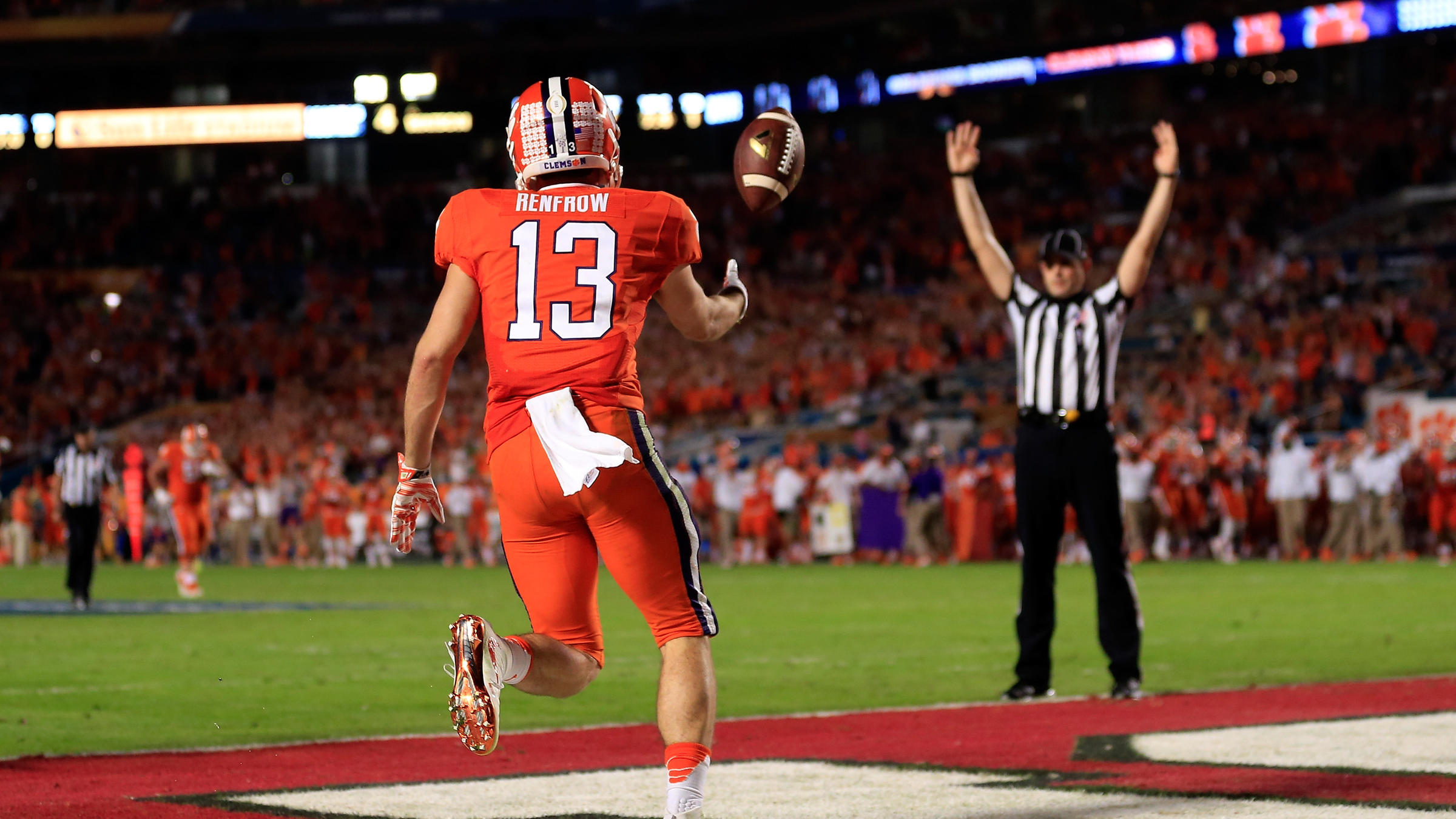 Clemson And Alabama Pummel Opposition Will Face Off For