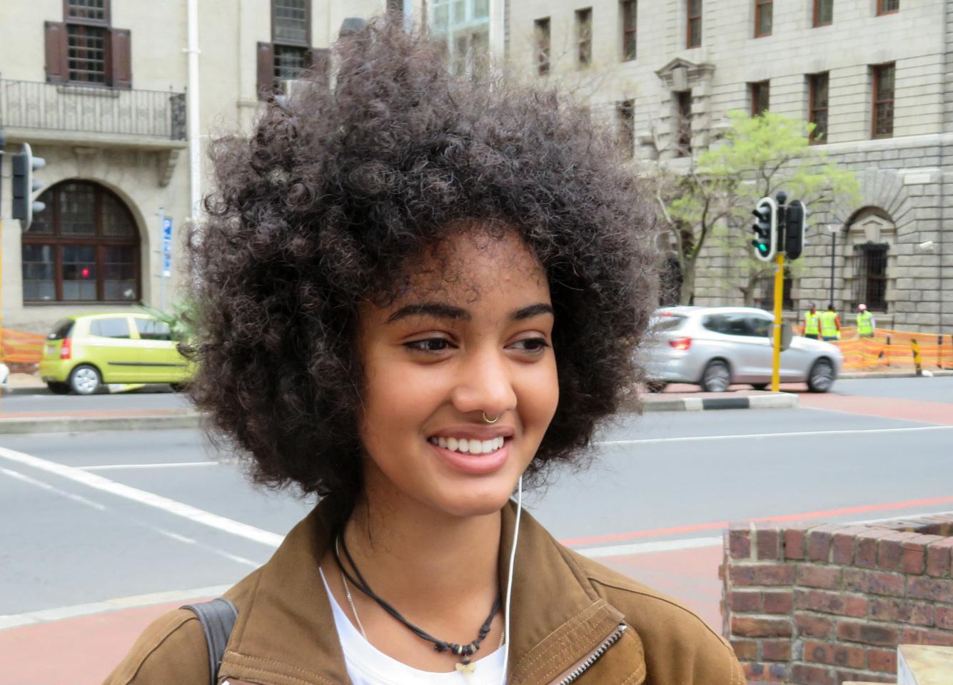 Afro teen